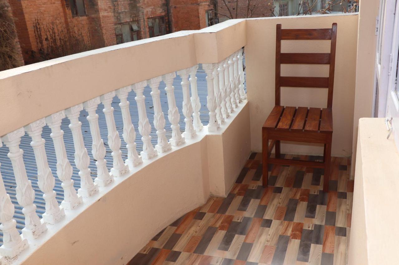Hotel Chhimeki Catmandu Exterior foto